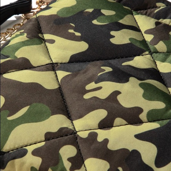 Camo Padded Mini Crossbody Bag - Picture 6 of 7